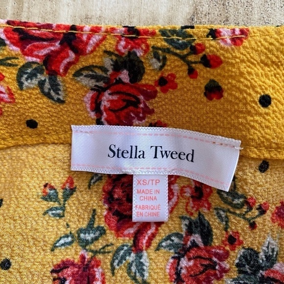 STELLA Tweed Floral V-Neck Blouse - Picture 8 of 9